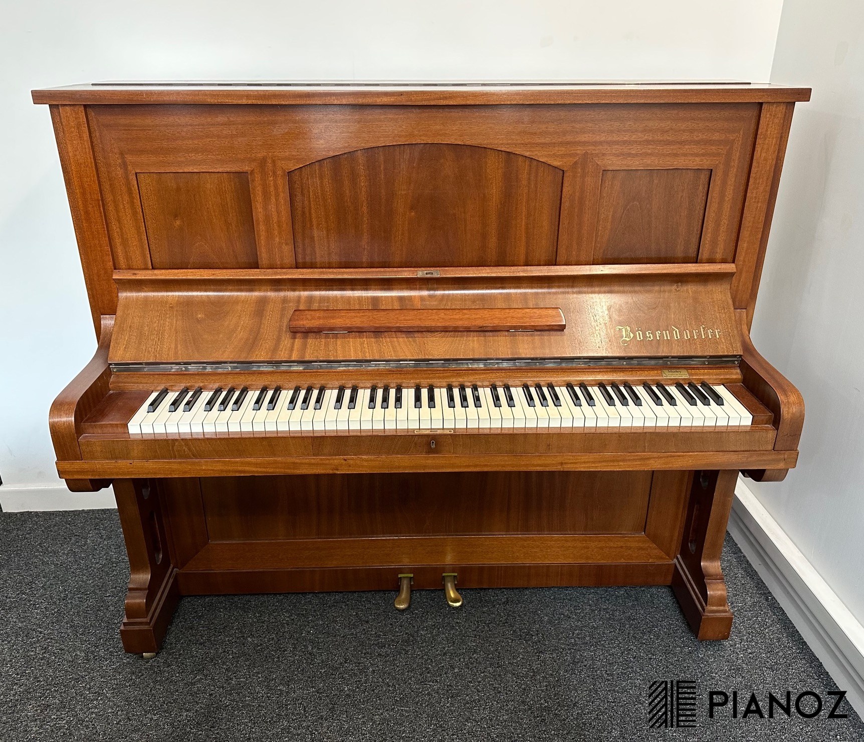 Bösendorfer 130 سیدھا پیانو برائے فروختBösendorfer 130 سیدھا پیانو برائے فروخت  