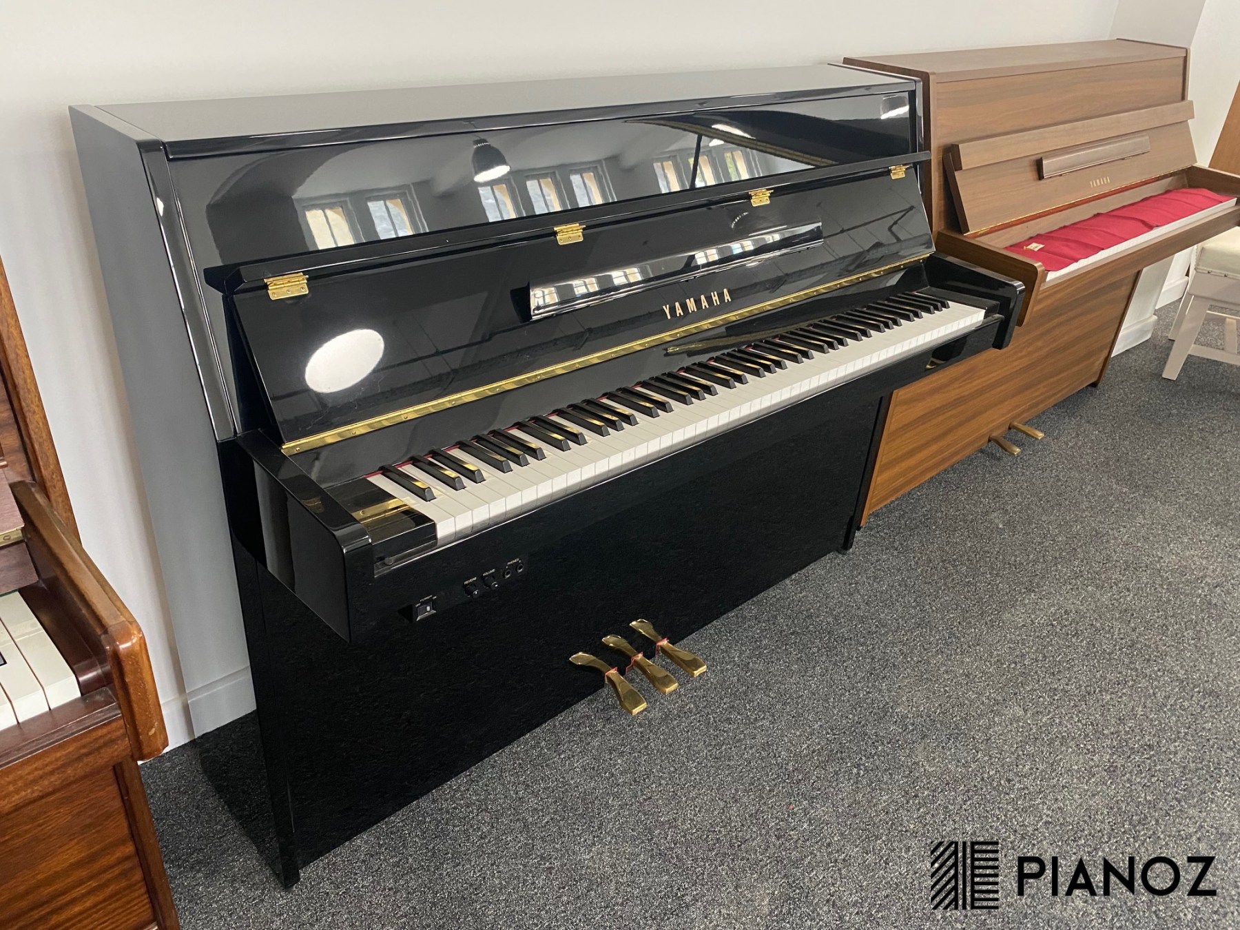 Yamaha b1 on sale upright piano