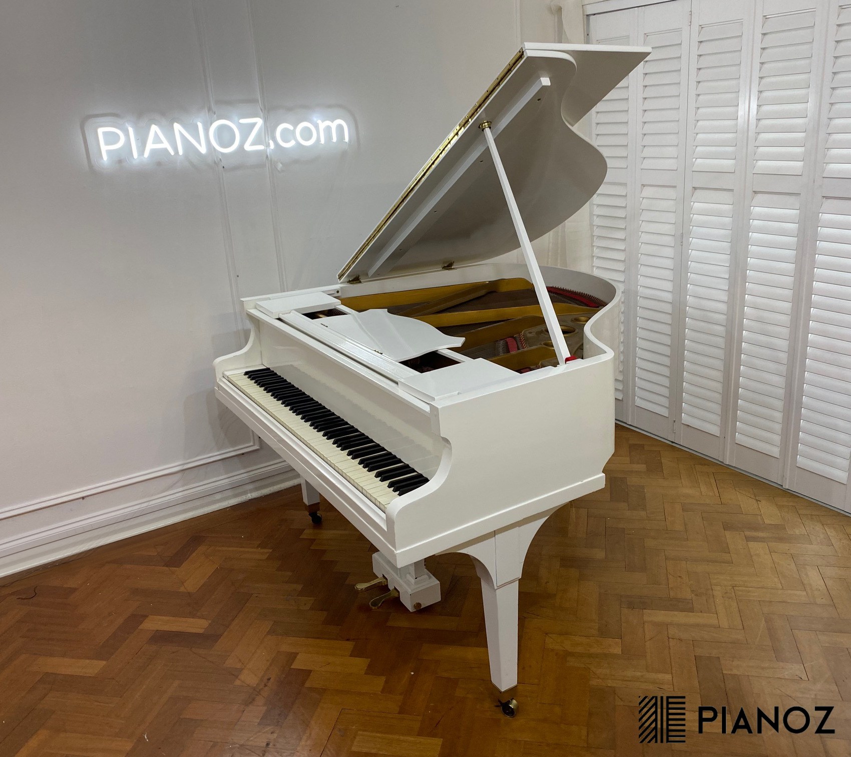 Steinbach White Gloss Baby Grand Piano piano for sale in UK
